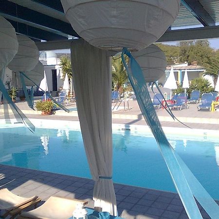 Agia Marina  Helios Hotel מראה חיצוני תמונה