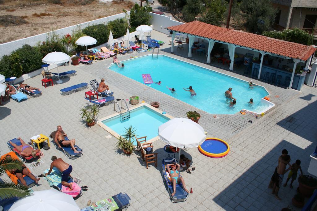 Agia Marina  Helios Hotel מראה חיצוני תמונה