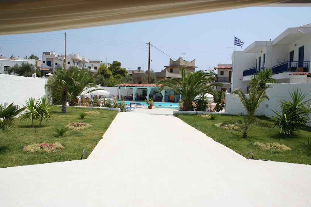 Agia Marina  Helios Hotel מראה חיצוני תמונה